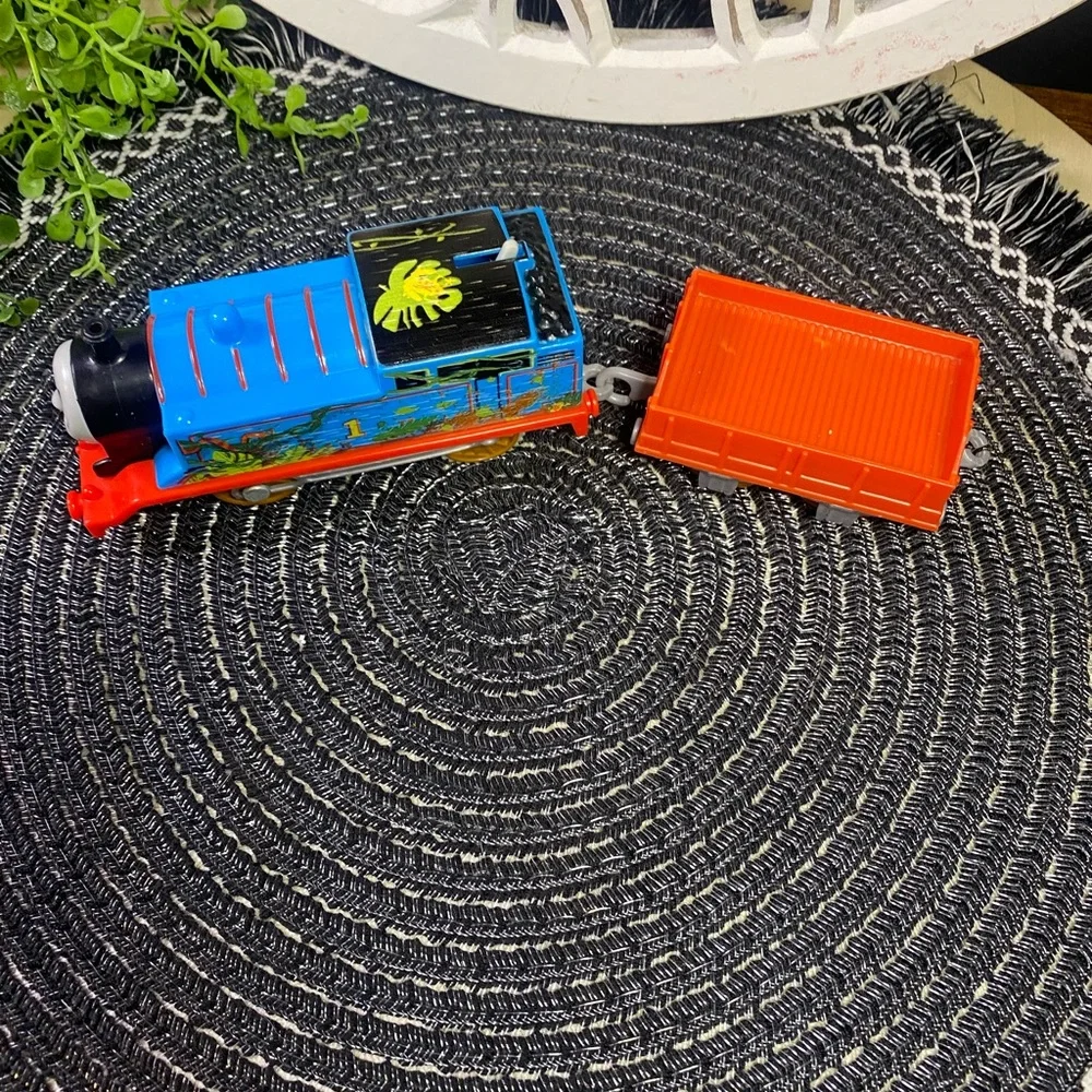 Mattel 2013 Motorized Jungle Thomas with Red Car Thomas and Friends Track-master